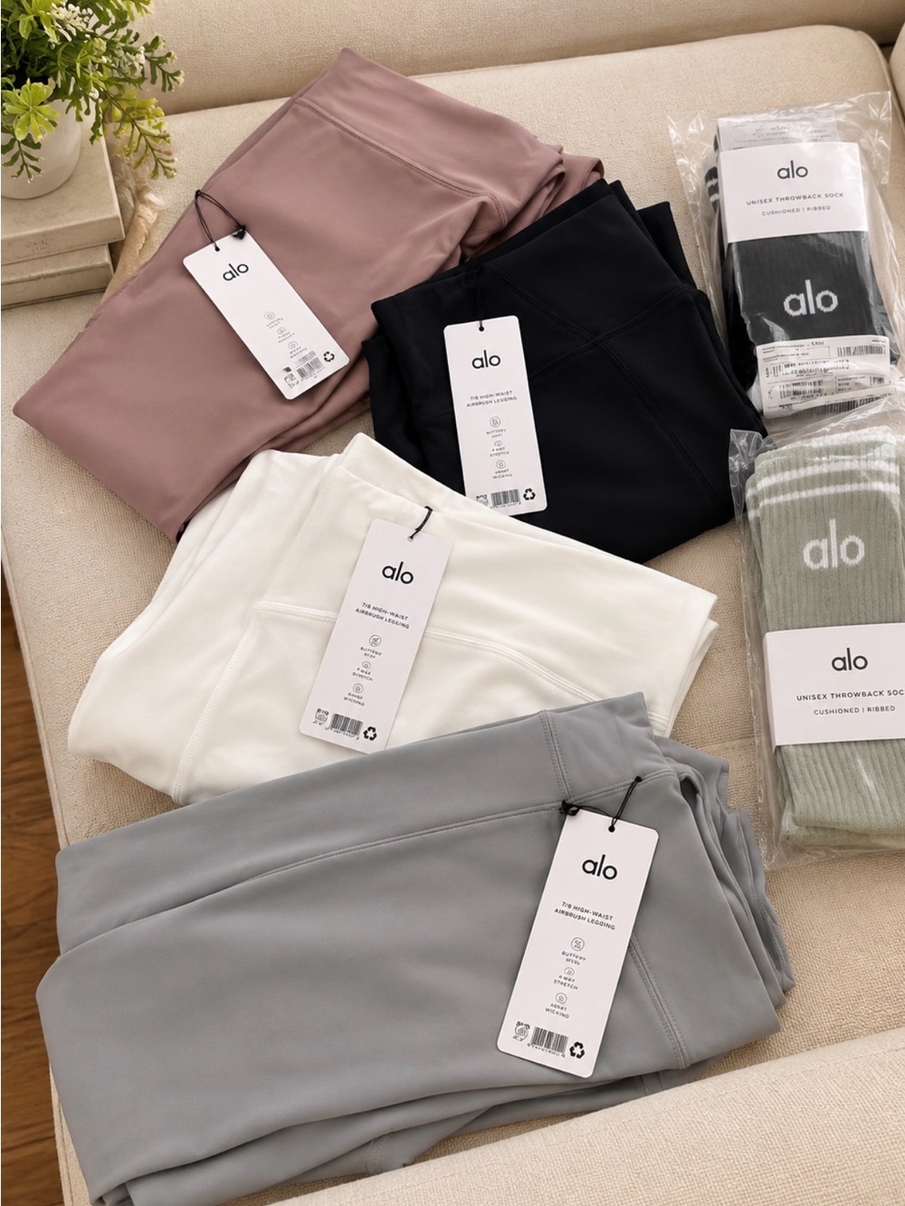 ALO Yoga bundle  Leggings , shorts ,socks - Dusty Rose, Black, White, Light Gray